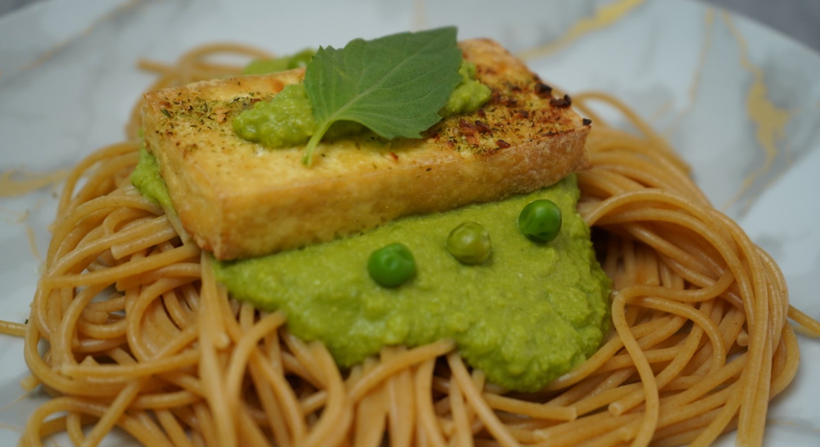 Delicious and Easy Pasta with Pea Sauce
