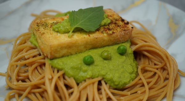 Delicious and Easy Pasta with Pea Sauce - insidefitnessmag.com